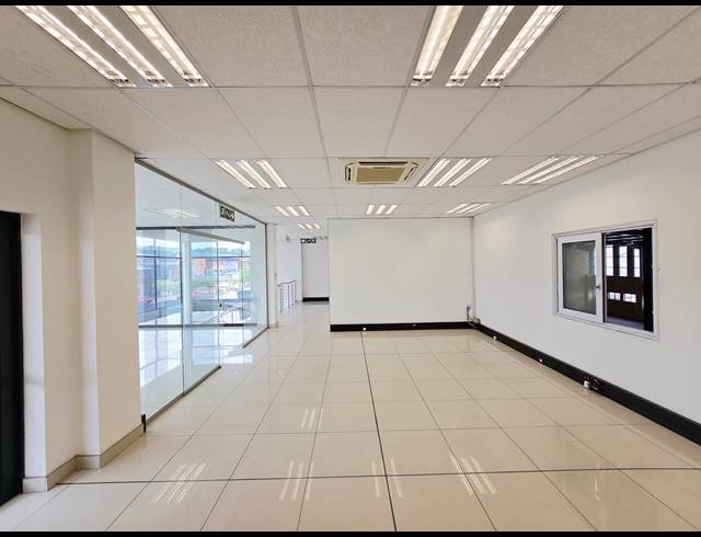 1,345M² WAREHOUSE TO LET IN NORTH RIDING